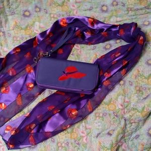 Red Hat lady billfold w/scarf
